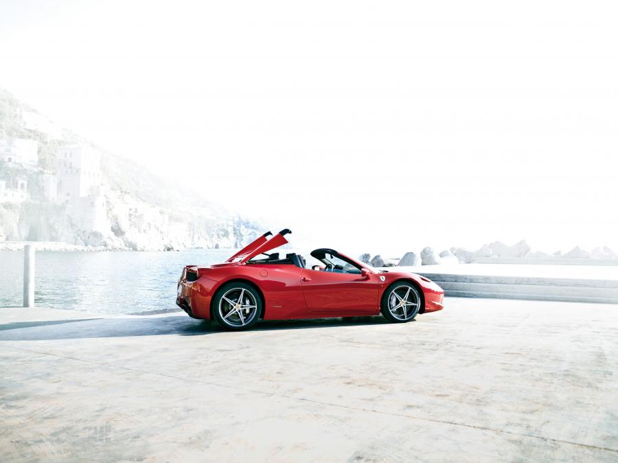  Ferrari 458 Spider 2012 года  (фото 7 из 136)